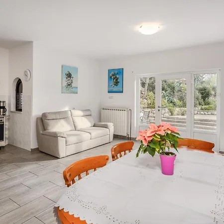 Apartman 2 Bedroom Beautiful In *